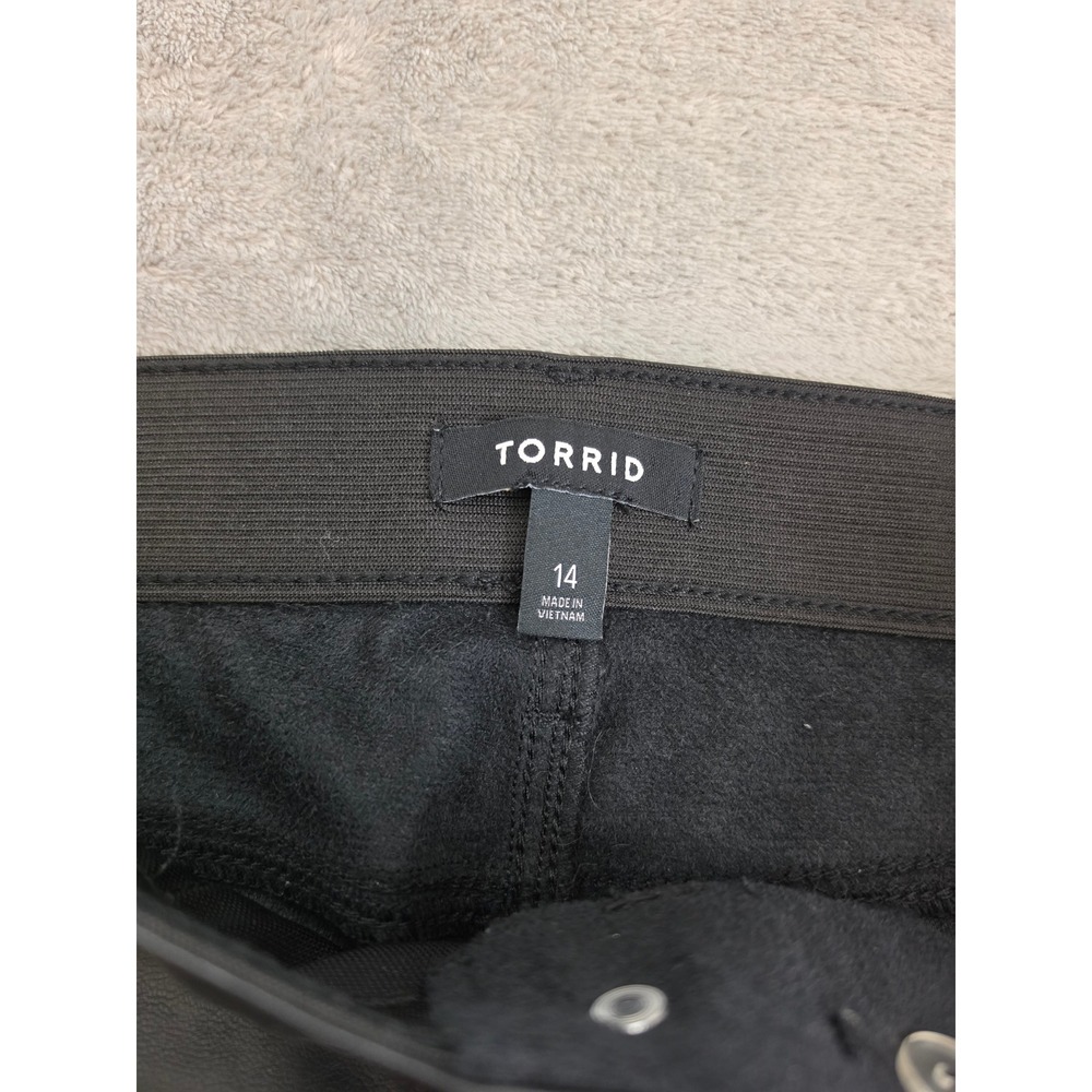 Torrid Black Faux Leather Mini Skirt Womens 14 Elastic Waist 5 Pocket Edgy Matte - Picture 2 of 9
